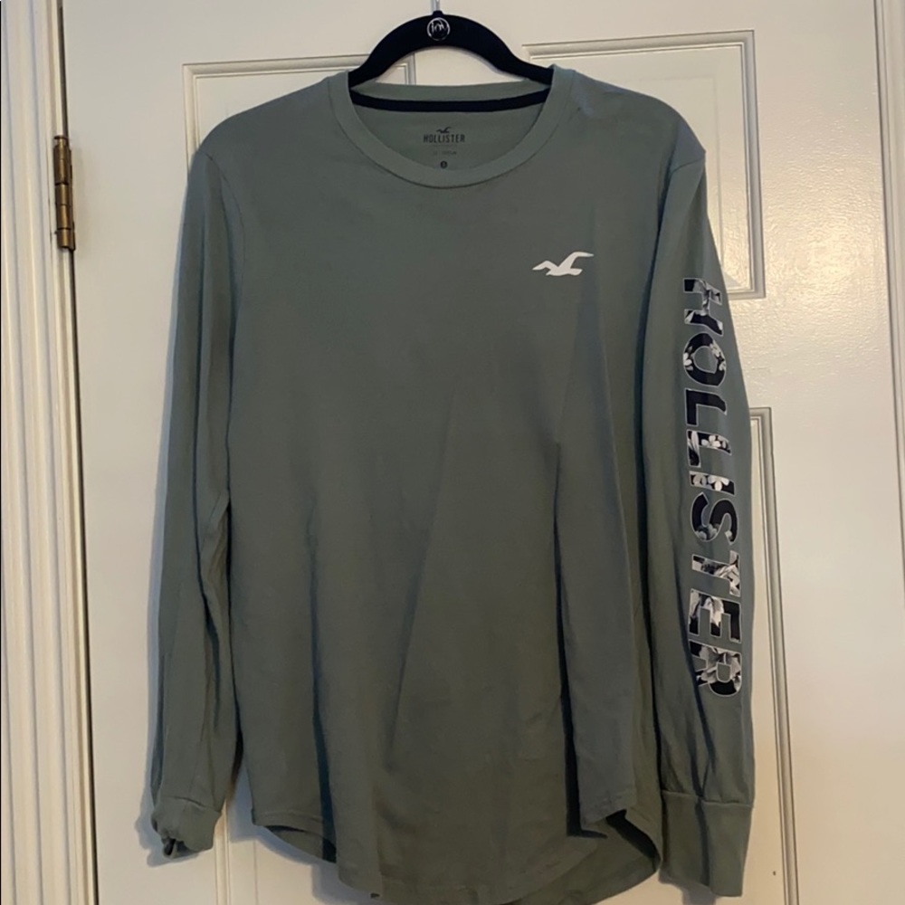 Hollister Long sleeve flower letters